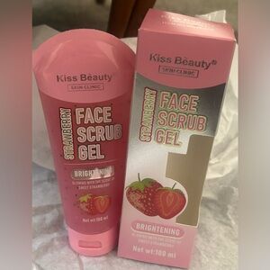 Kiss Beauty Strawberry Face Scrub Gel